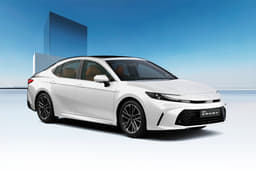 Toyota Camry Color Platinum White Pearl